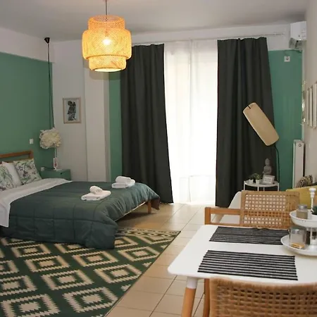 Comfy Hideaway Apartment Kalamata