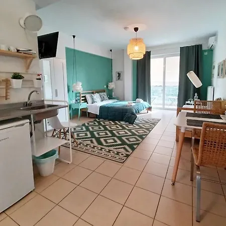 Comfy Hideaway Apartment *