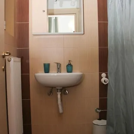 Comfy Hideaway Apartment Kalamata