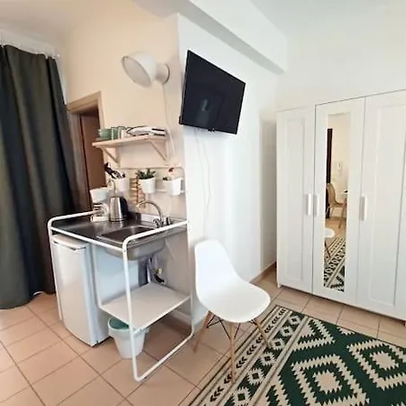 Comfy Hideaway Apartment *